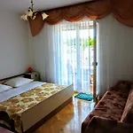 Mireja Gostinjska kuća Rab Town