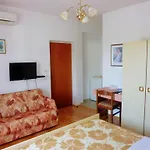 Mireja Gostinjska kuća Rab Town