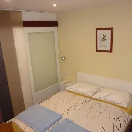 Casa de hóspedes Mireja 3*