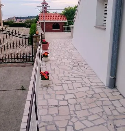 Guest house Mireja Rab Town