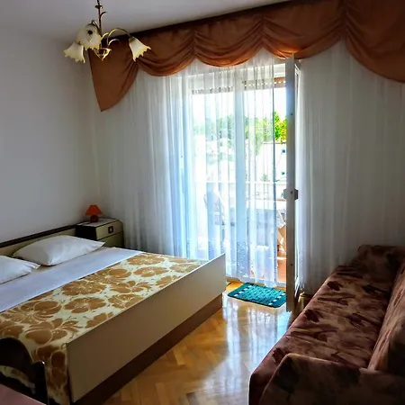 Mireja Gasthuis Rab Town